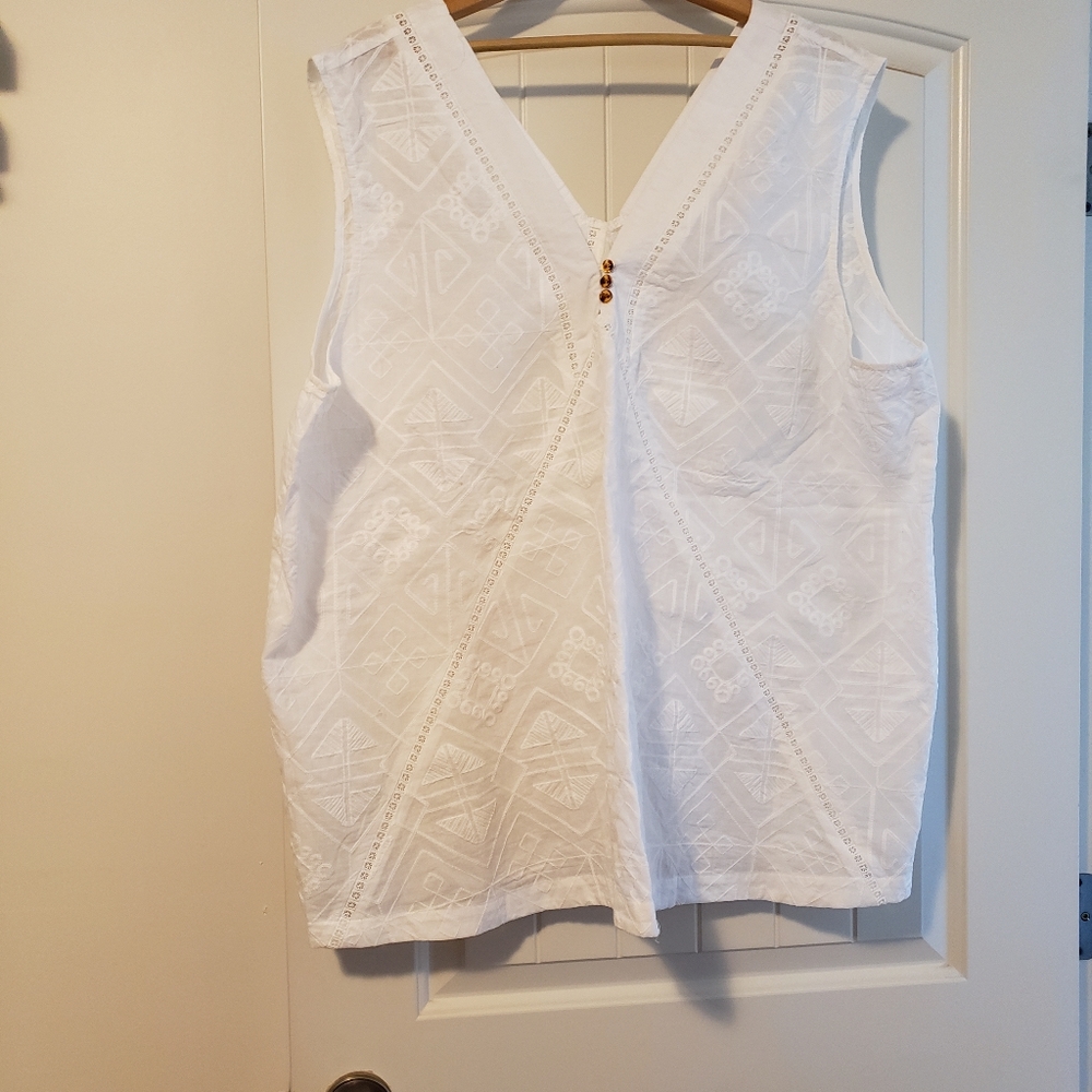 Sleeveless embroidered blouse size 4XL